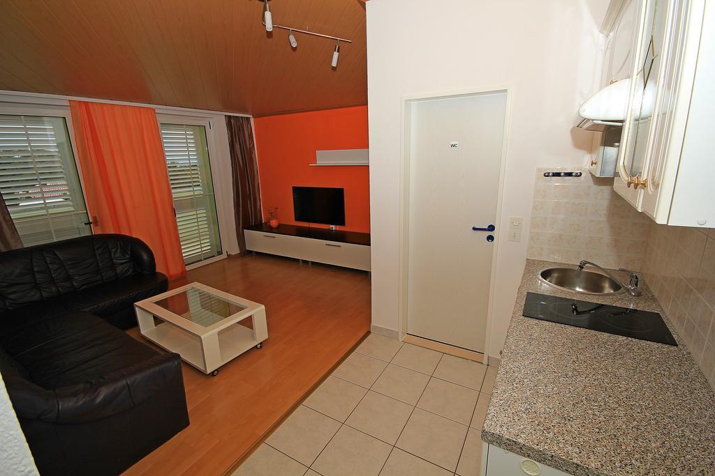 Apartment Vucic Makarska Exterior photo